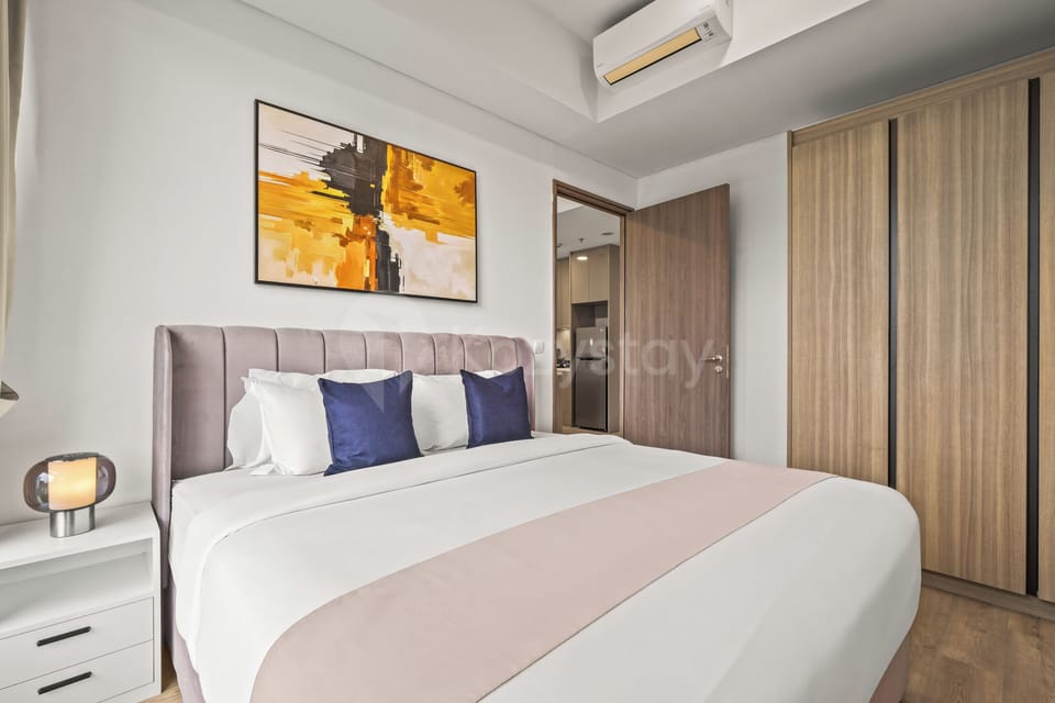 Apartment, 1 Bedroom, City View | Desk, laptop workspace, iron/ironing board, WiFi (free)