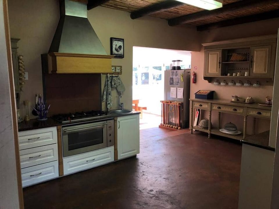 House, 5 Bedrooms, Accessible, Balcony | Private kitchen