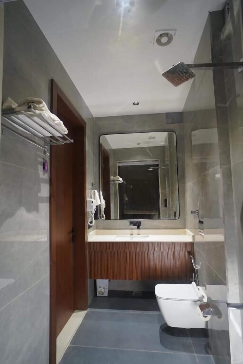 Deluxe Double Room, City View | Bathroom | Shower, slippers, towels, soap