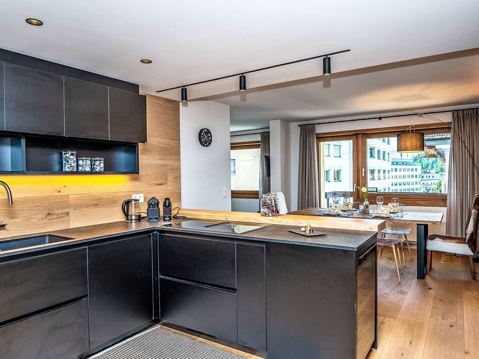 Kitchen, Countertop, Interior Design, Wood, Flooring, Furniture, Ceiling, Floor, Cabinetry, Apartment