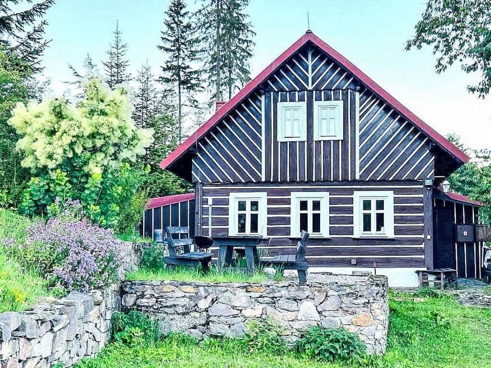 Building, House, Cottage, Home, Roof, Rural Area, Siding, Farmhouse, Lawn