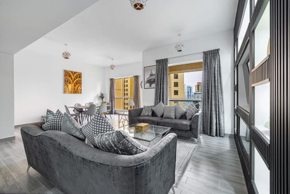 Apartment, 3 Bedrooms, Hot Tub, Lagoon View | In-room safe, blackout drapes, iron/ironing board, WiFi (free)
