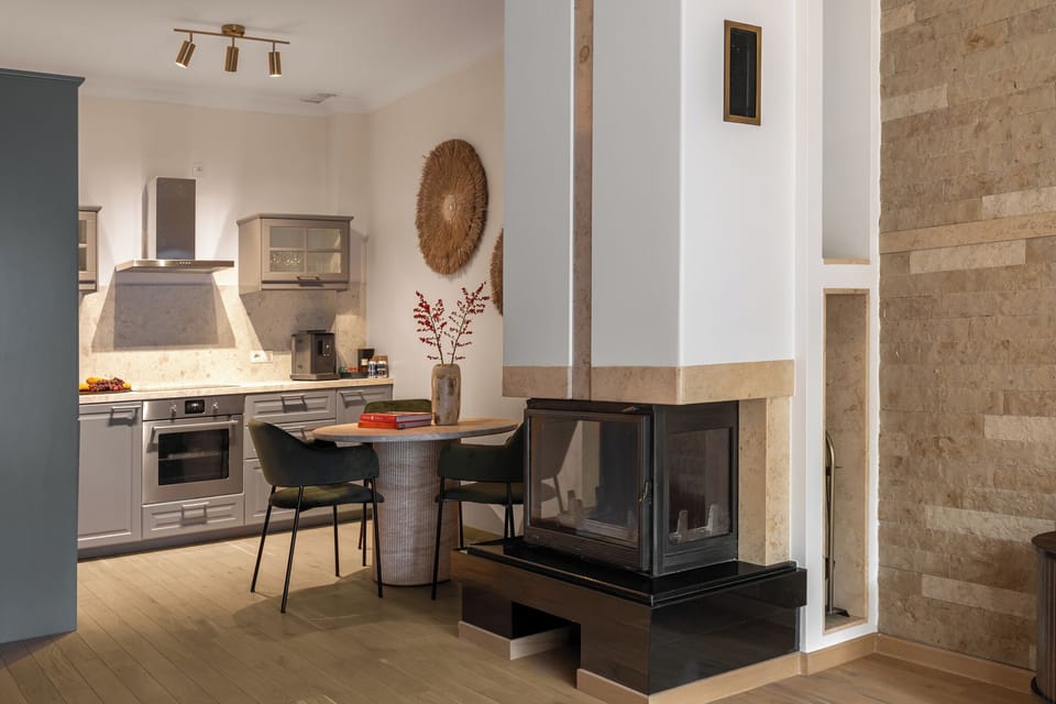Deluxe Apartment, Park View | Private kitchen | Espresso maker, coffee/tea maker, electric kettle, highchair