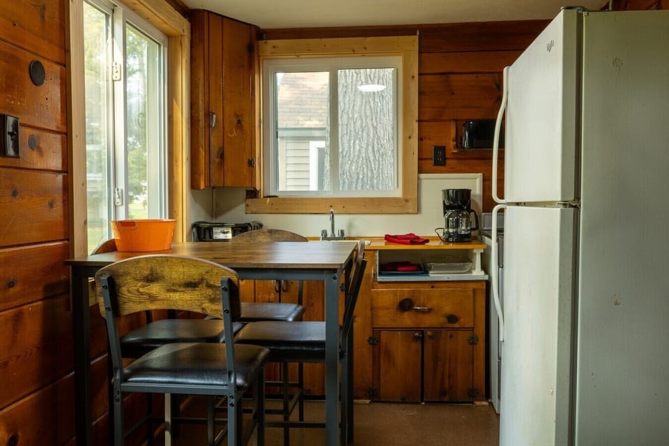 Cabin 4-4