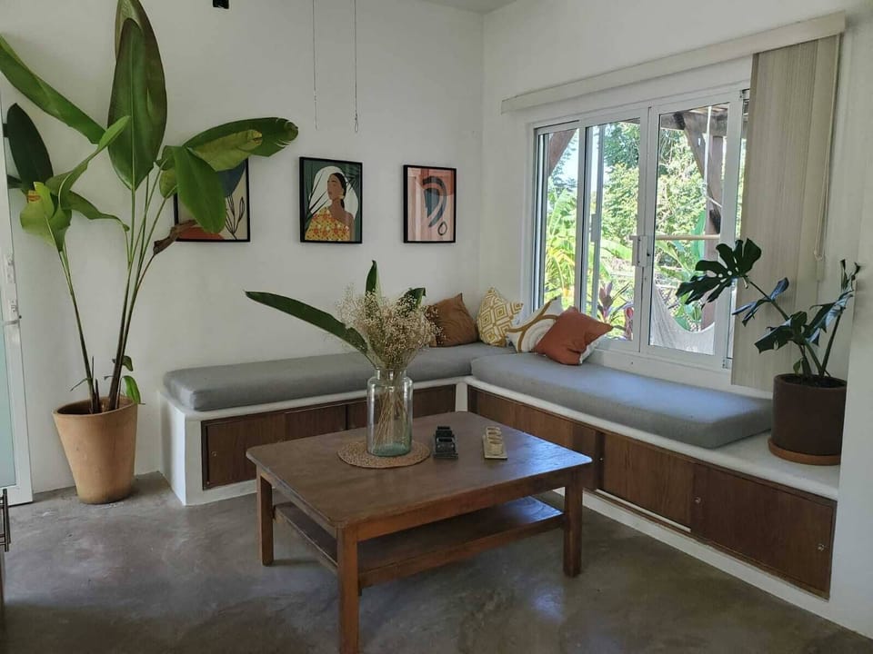 Comfort Room, Patio, Garden View | Living area