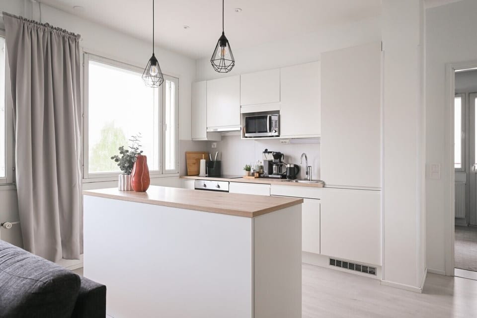 Generous prep space with oven, induction hob, and coffee maker - Varppaaja 3 A 16, Jyväskylä