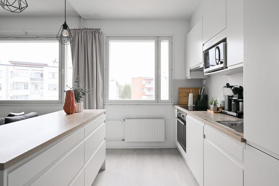 Kitchen island doubles as a casual breakfast bar - Varppaaja 3 A 16, Jyväskylä