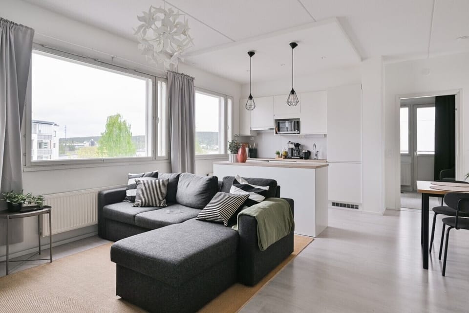 Lounge on the modular sectional and watch the seasons change over Jyväsjärvi - Varppaaja 3 A 16, Jyväskylä