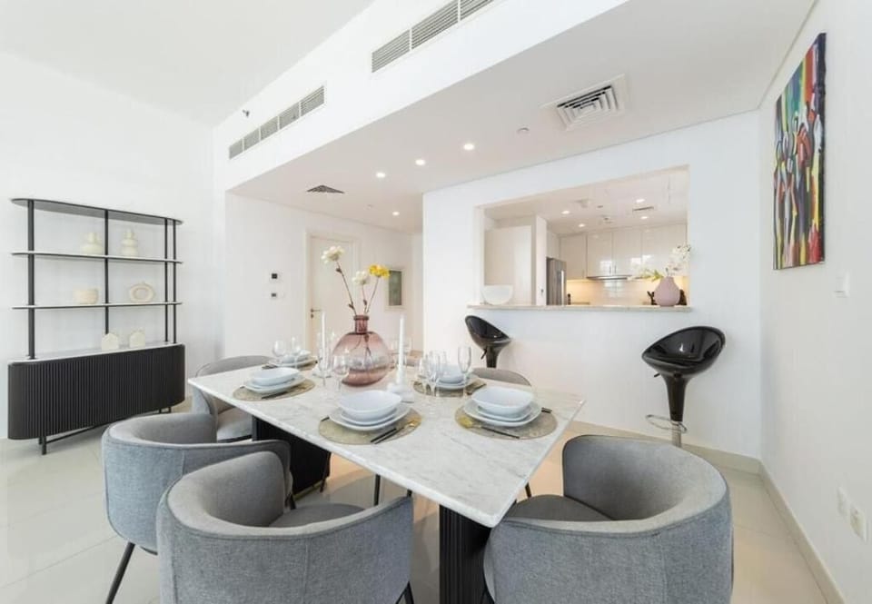 Luxury Apartment, 3 Bedrooms, Terrace, City View | Dining