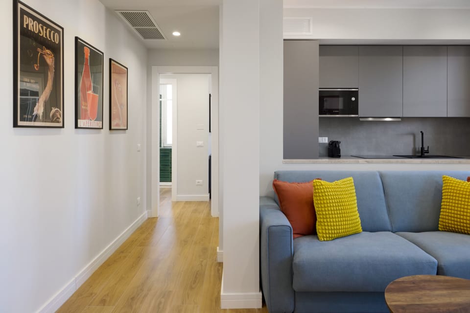 Superior Apartment, City View | Living area