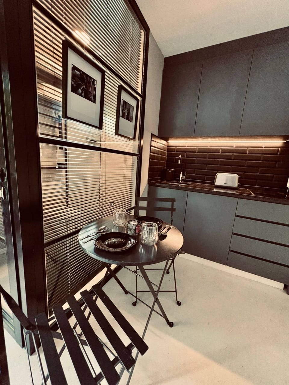 Table setting by kitchenette