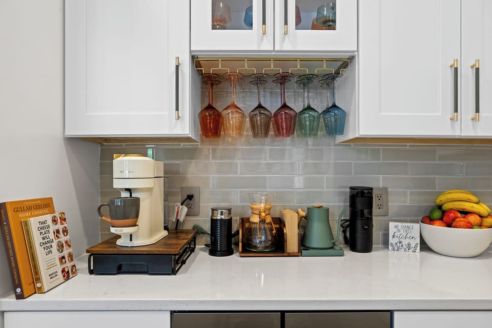 Start with coffee and end with wine. Pour over coffee and Nespresso Coffee Machine. 