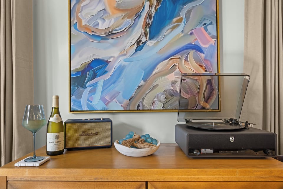 Vinyl, good company and nowhere to be.