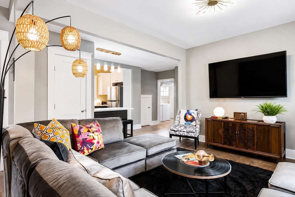 Start the night here with playlists on, drinks in hand, and plenty of room for the whole crew to lounge together
