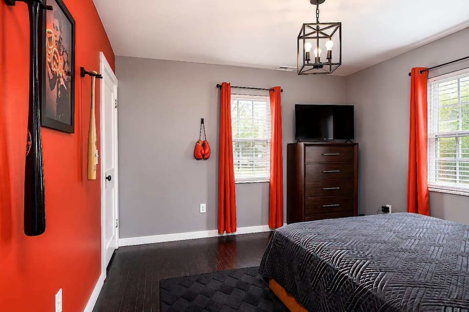 This queen bedroom is a fun nod to a favorite Louisville Slugger spokesman, the legend Muhammad Ali
