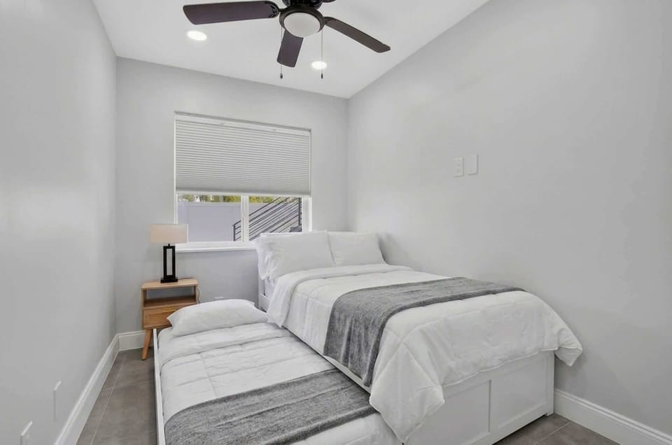 Bedroom 2 with twin bed and twin trundle