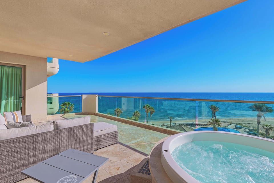 Nothing says paradise like a private jacuzzi with endless blue views! 🌊🫧🌴 Sit back, relax, and enjoy the sunshine, fresh ocean breeze, and your own slice of beachfront bliss. ☀️🏖️💙
