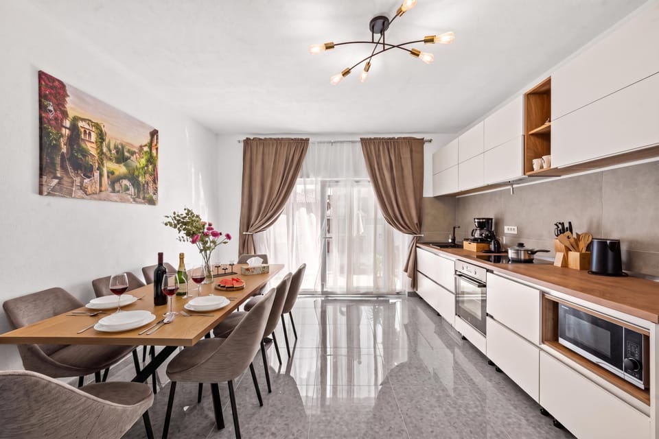 Kitchen and dining area