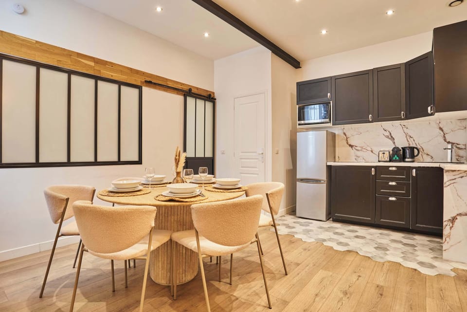 cuisine ouverte avec espace repas