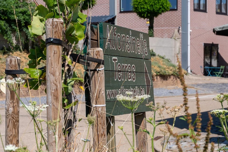 Immediate Surroundings [summer] (<1 km)