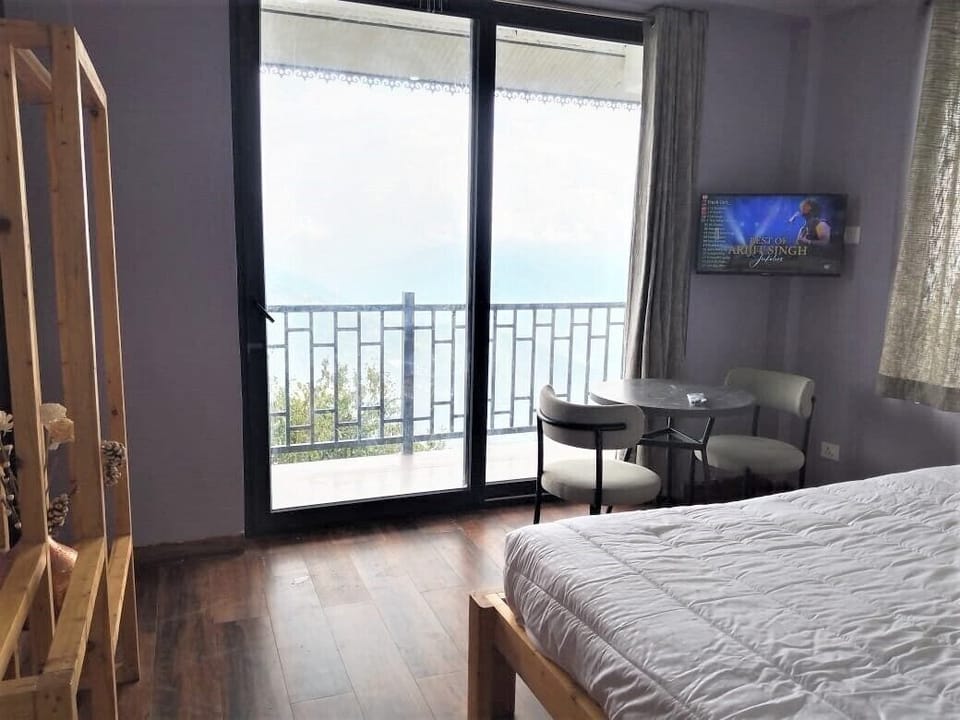 Double Room, Balcony, Mountain View | WiFi (free)