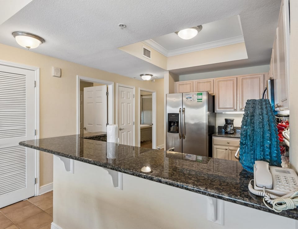 Fully Equipped Kitchen - Keurig and Standard Coffee Makers