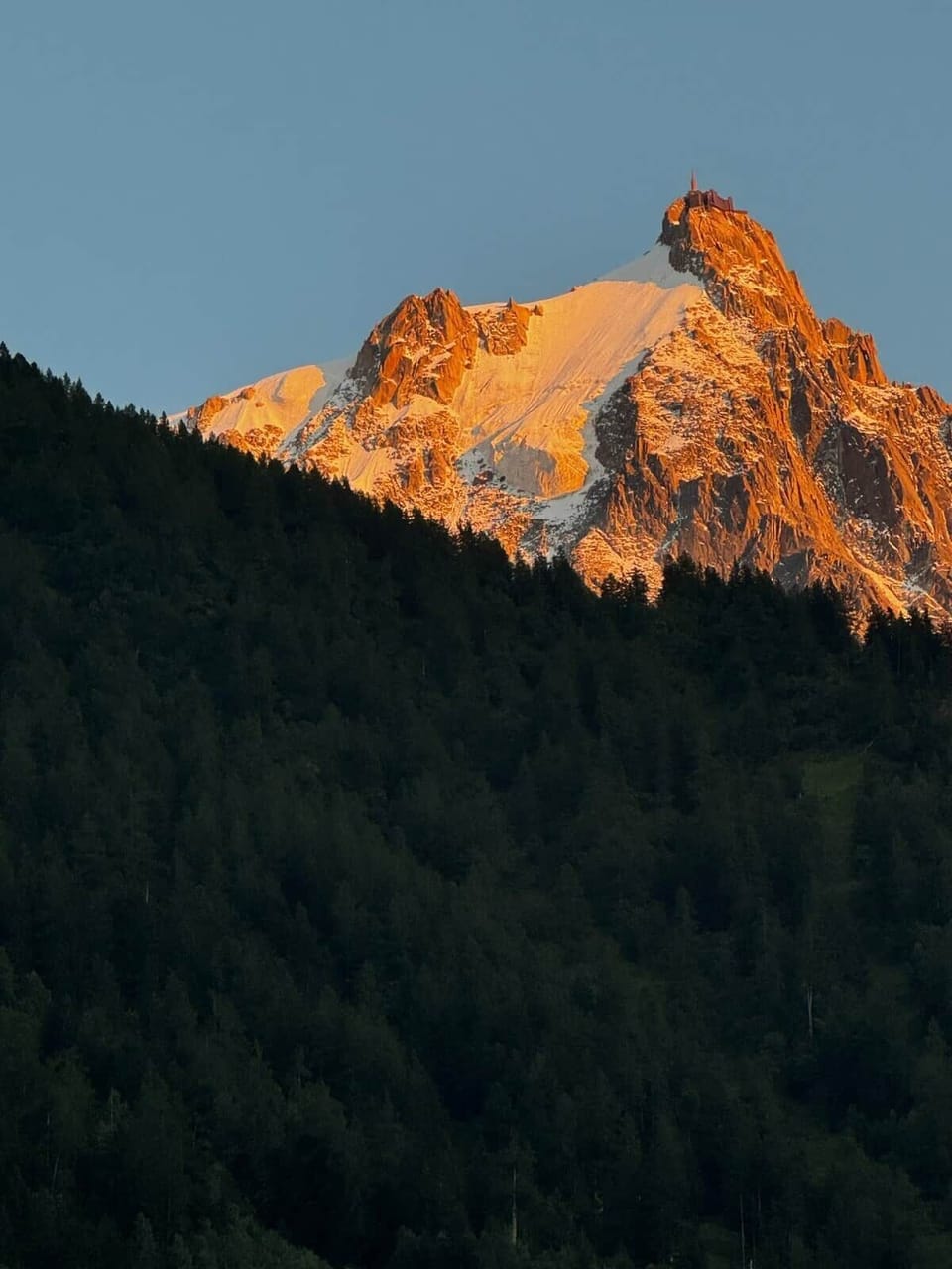 À quelques pas de l’appartement, les panoramas alpins vous rappellent la grandeur intacte de la nature.