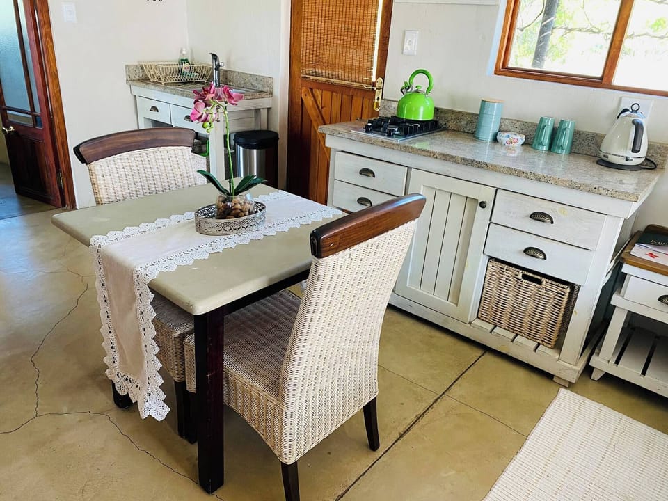 Villa, 1 Bedroom, Accessible, Balcony | Dining room