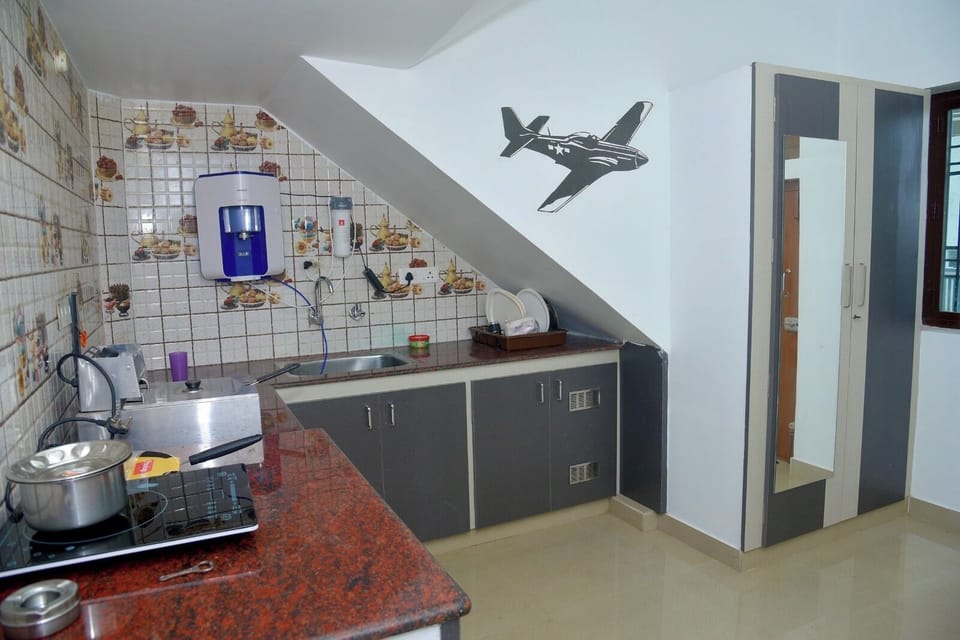 Presidential Room, City View | Private kitchen