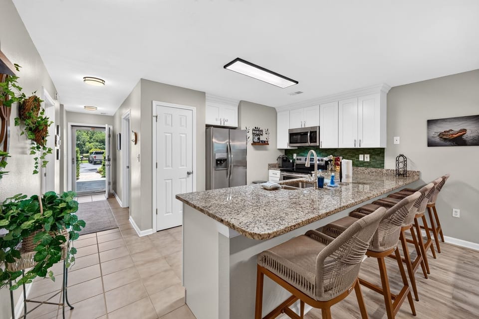 Condo, 3 Bedrooms | Private kitchen | Coffee/tea maker, fridge, oven, toaster