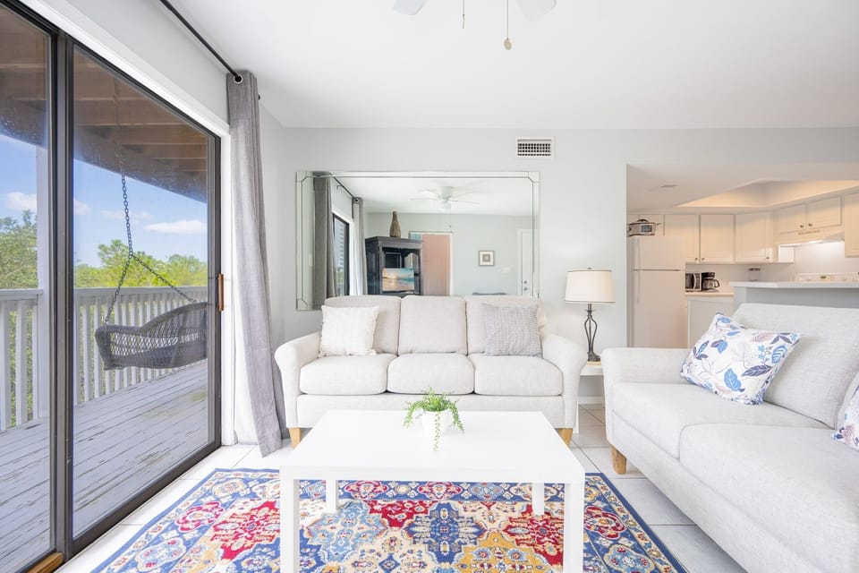 Condo, 2 Bedrooms | Living area