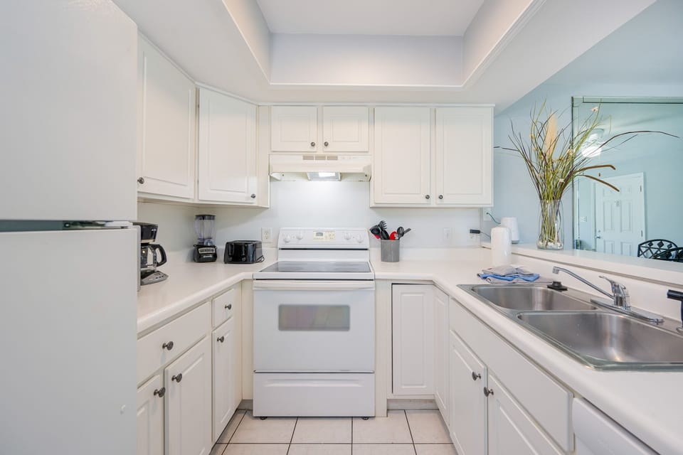 Condo, 2 Bedrooms | Private kitchen | Coffee/tea maker, fridge, oven