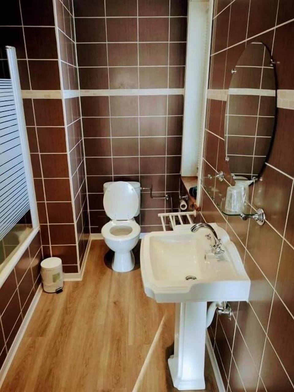 Comfort Double Room | Bathroom | Free toiletries, hair dryer, towels, toilet paper