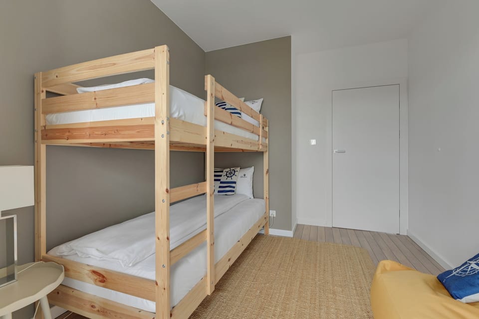 Deluxe Apartment, Balcony, Courtyard View | Premium bedding, iron/ironing board, cribs (surcharge), WiFi (free)