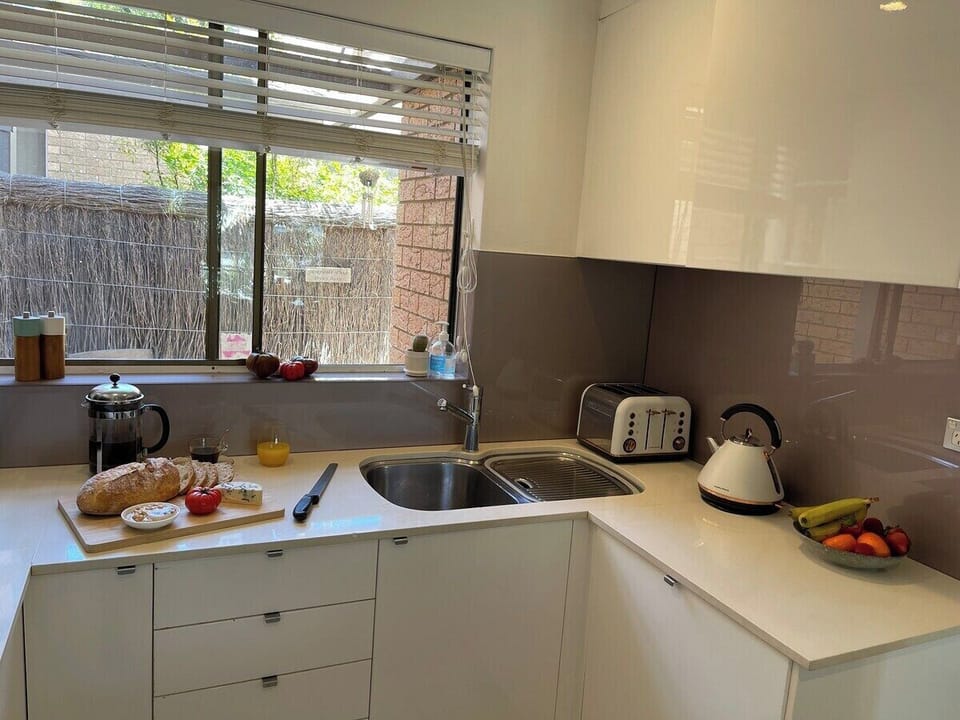 Fully equipped and modern kitchen with built in dish washer