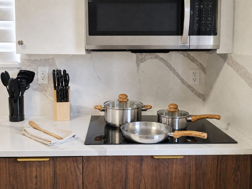 Luxury Apartment, Private Bathroom | Shared kitchen