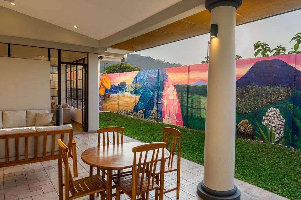 House | 4 bedrooms, high-speed internet