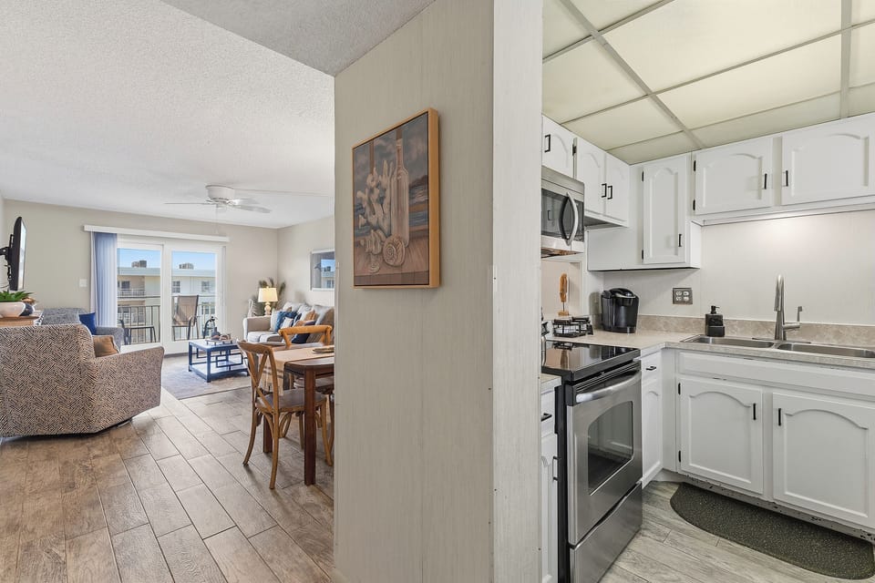 Kitchen, dining area, and living room