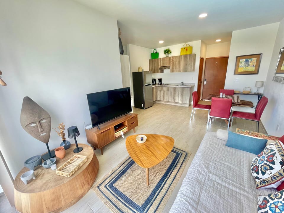 Comfort Apartment, Lake View | Living area