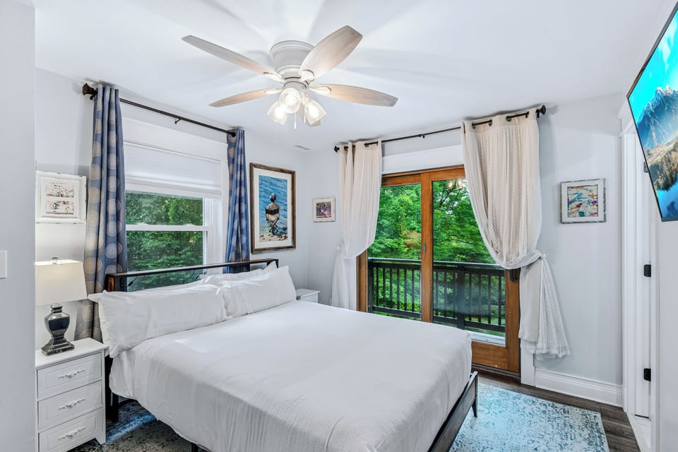 Comfortable bedroom with direct access to the deck