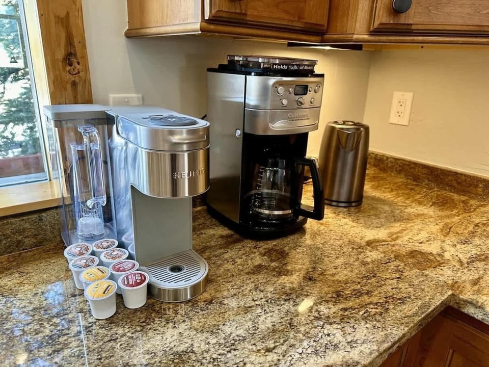 Kitchen: Drip coffee maker, Keurig, toaster oven, air fryer, crockpot, blender, kettle, waffle maker, cooking utensils, tableware