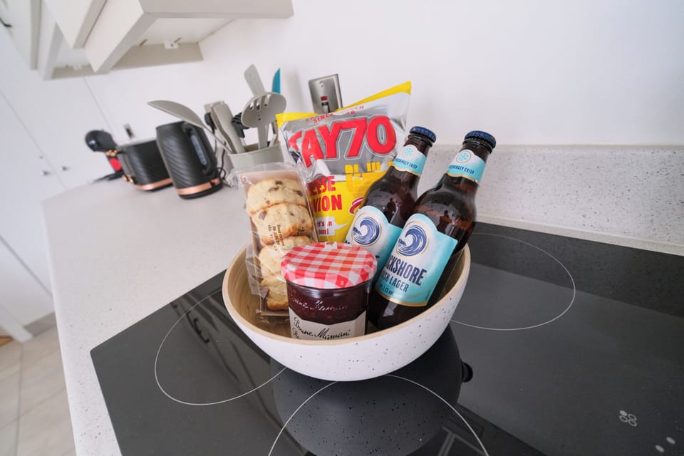 Comfort Apartment, 1 Double Bed with Sofa bed, Private Bathroom | Food and drink