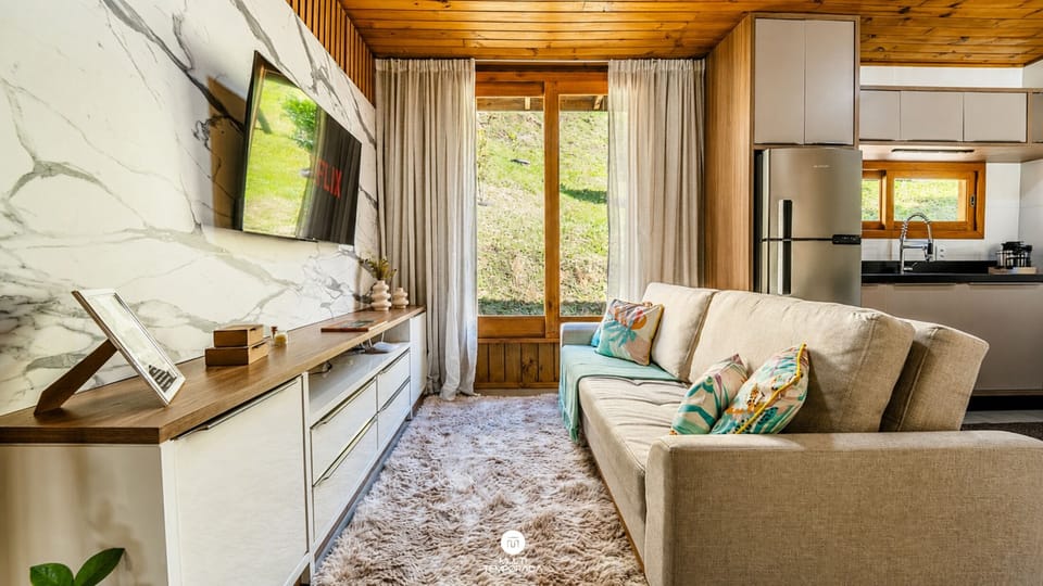 Cabin, 2 Bedrooms, Hot Tub, Mountain View | Living area