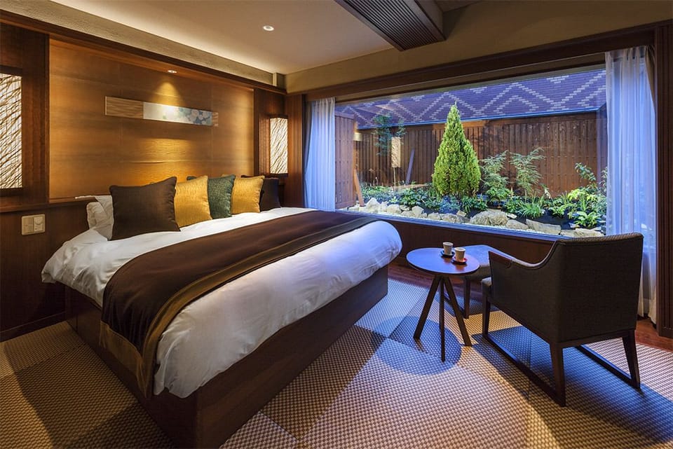 Modern Double Room with Garden, Non Smoking | Minibar, blackout drapes, free WiFi, bed sheets