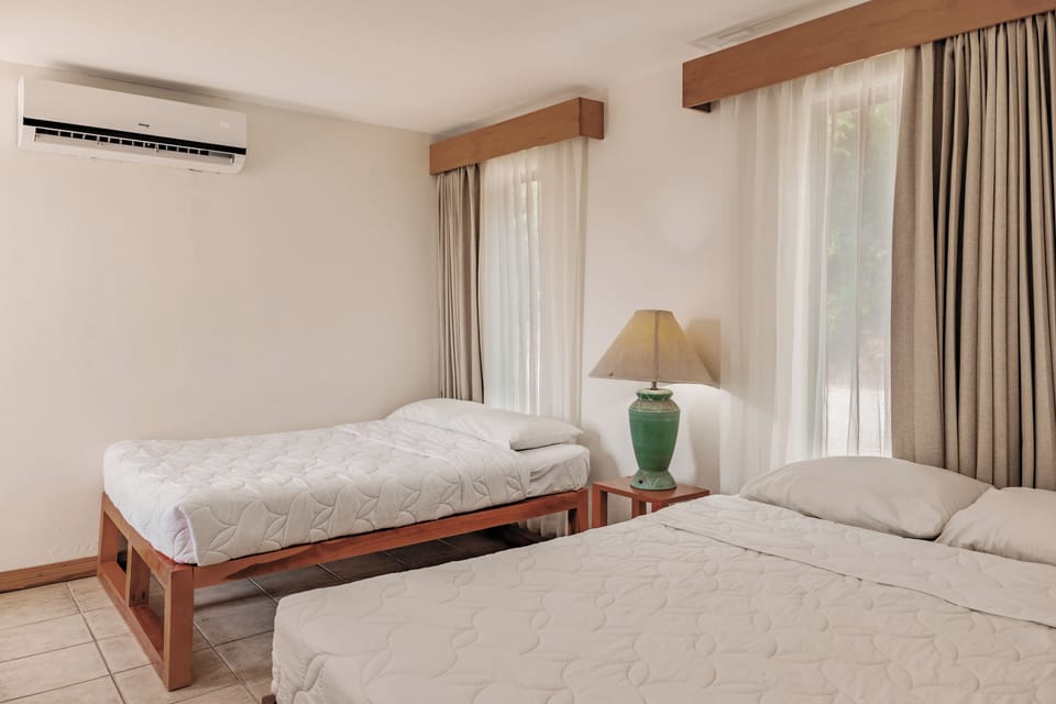 Bedroom 2 | Full Bed | Twin Bed