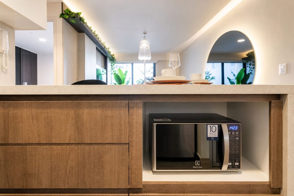 Apartment, 1 Queen Bed with Sofa bed, Kitchen | Private kitchen | Electric kettle, blender, cookware/dishes/utensils, dining table