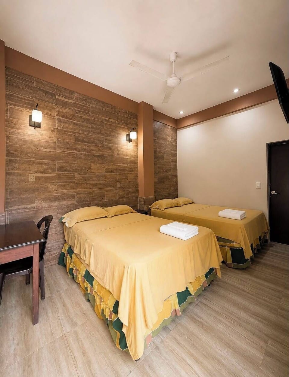Classic Double Room | Desk, WiFi (free)