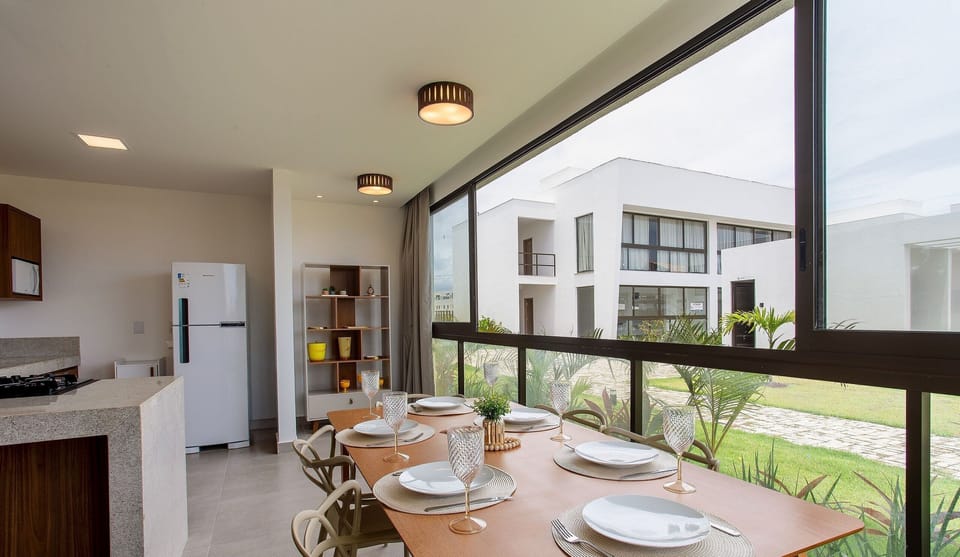 Basic Apartment | Dining