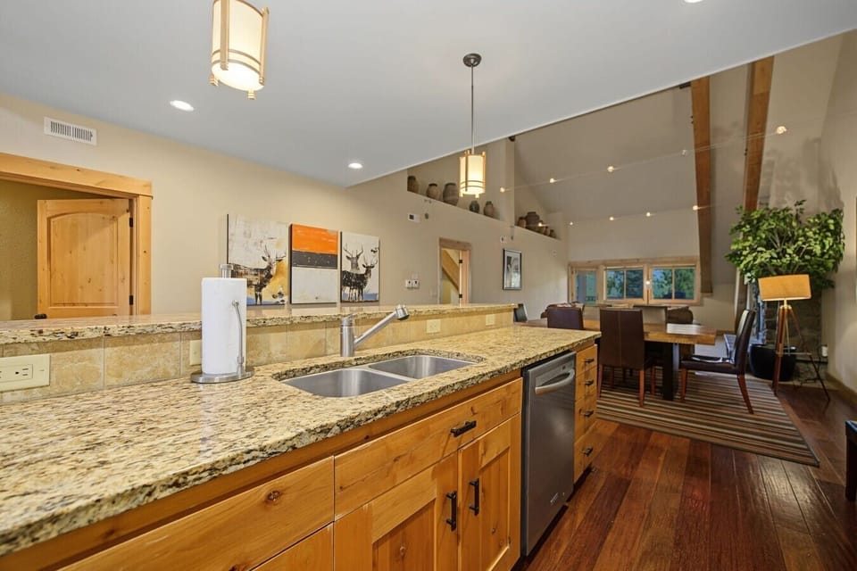 Kitchen looking towards dinning and front room
