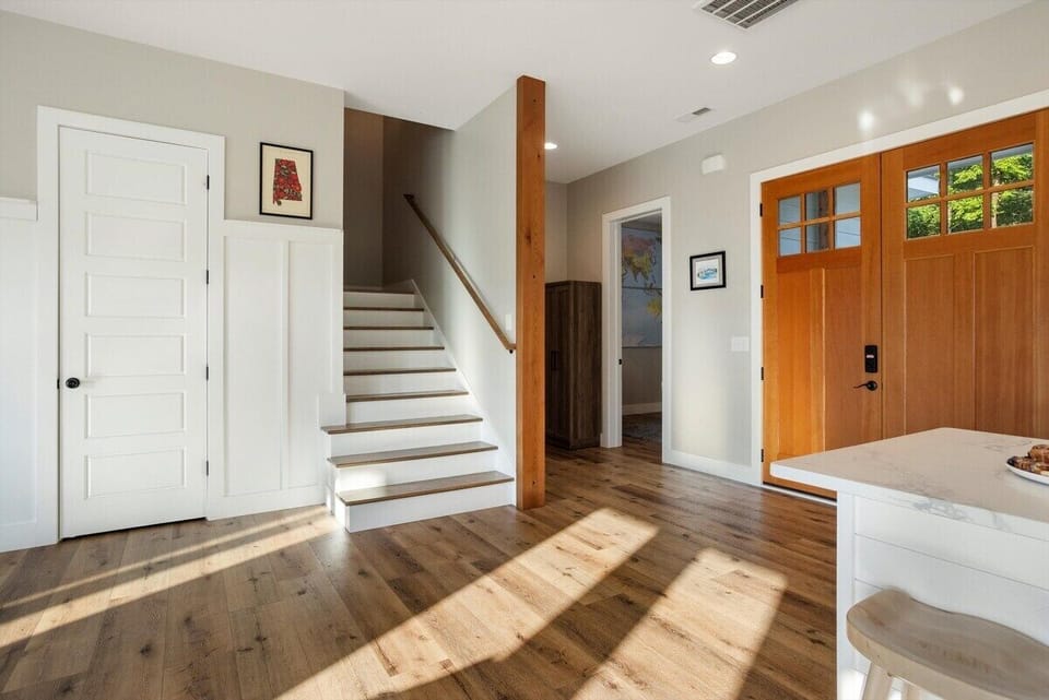 View of front door and entrance